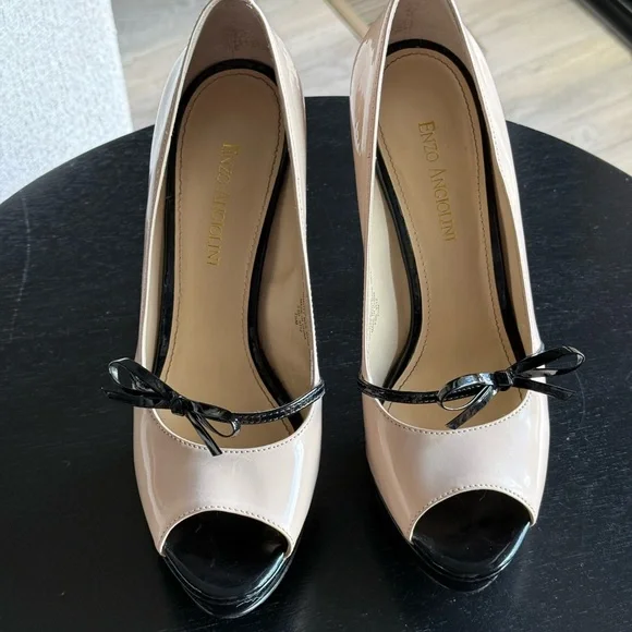 Elegant Cream and Black Peep-Toe Heels - Picture 3 of 13